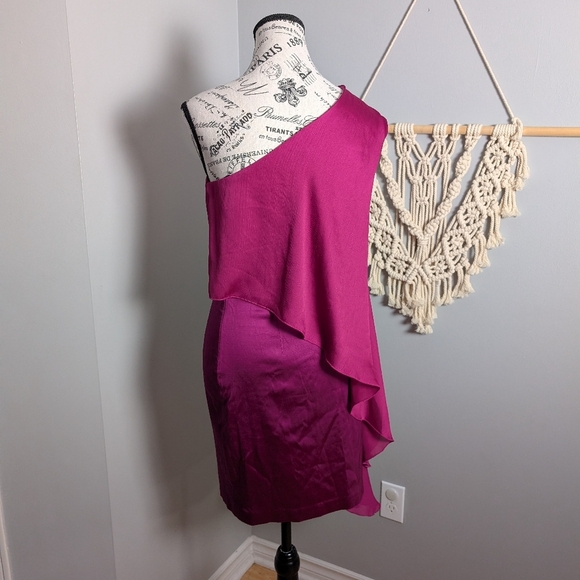 Le Chateau | One-Shoulder Cocktail Dress Medium, Purple Flower - Picture 5 of 7